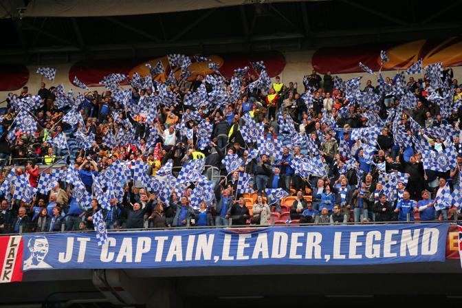 Lo striscione dedicato dai tifosi del Chelsea a John terry, capitano, leader e leggenda. Bozzani